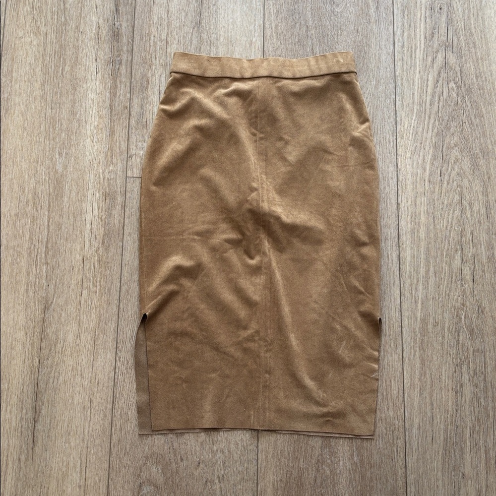 Aritzia Lis Skirt - Wilfred Free